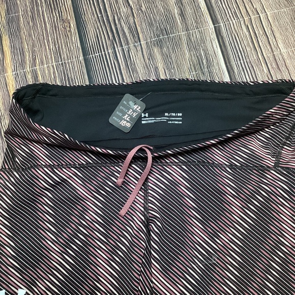 314. Under Armour White & Pink Athletic Leggings EUC Size XL - Picture 4 of 5